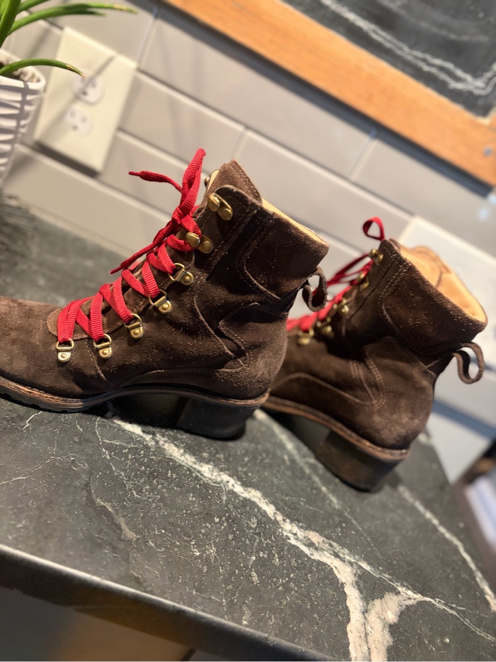 L.L. Bean Deerfield Alpine Brown Suede Lace-Up Ankle Boots with Red Laces - Picture 4 of 11